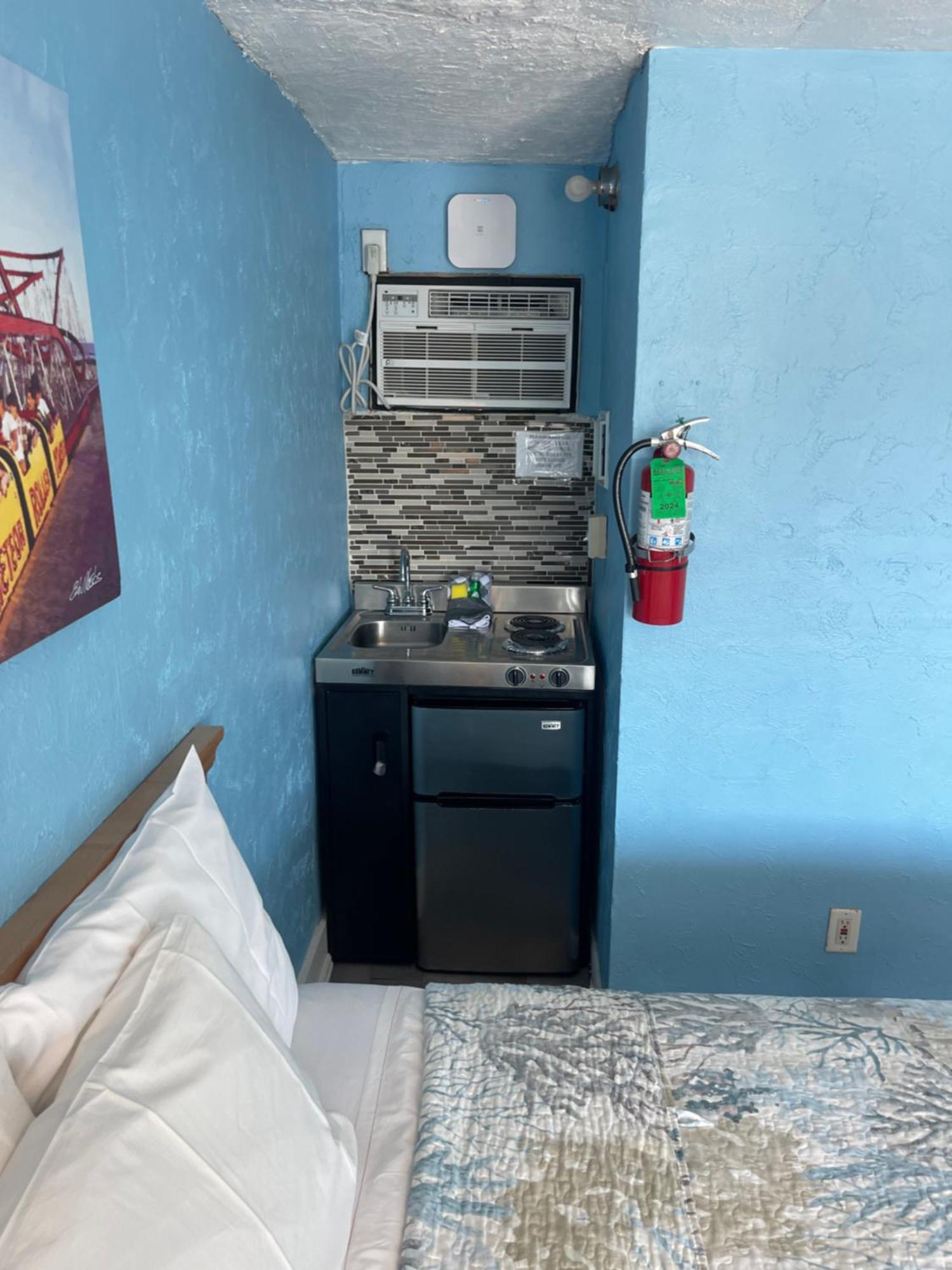 וויילדווד Surfcomber Motel מראה חיצוני תמונה