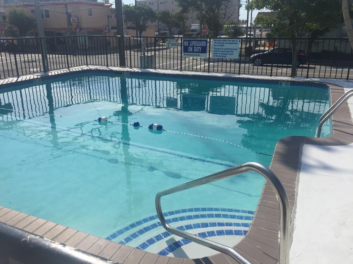 וויילדווד Surfcomber Motel מראה חיצוני תמונה